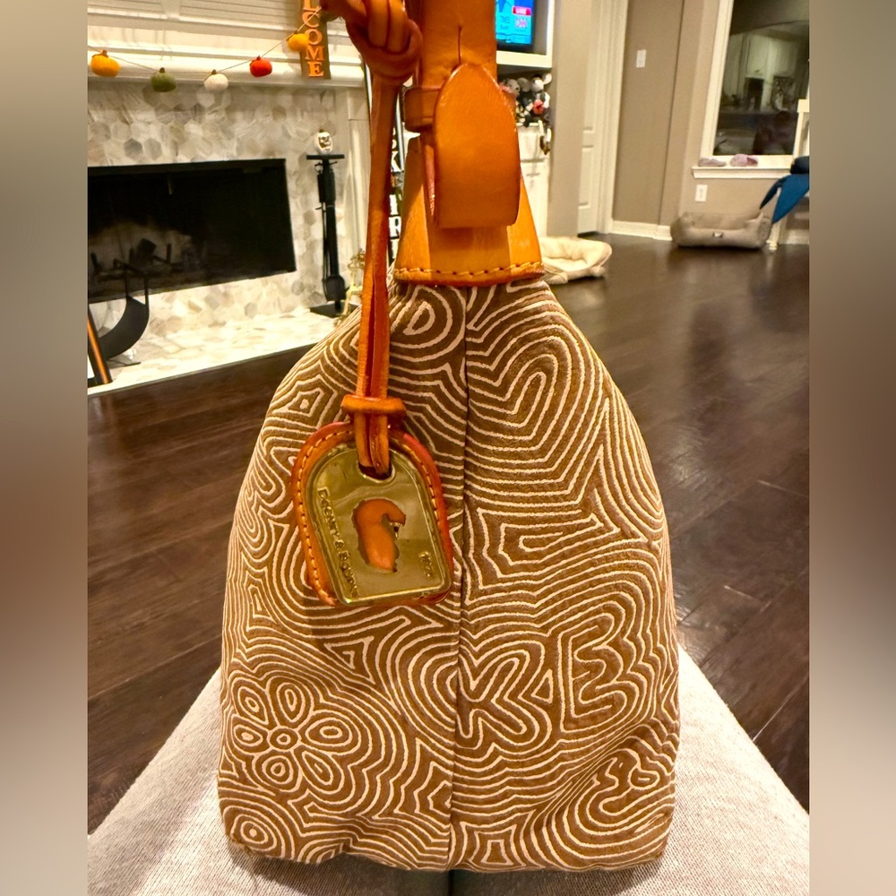 Dooney & Bourke Canvas & Leather Swirl Graffiti Shoulder Bag Approx 11”Lx6”Wx8”H - Picture 3 of 15